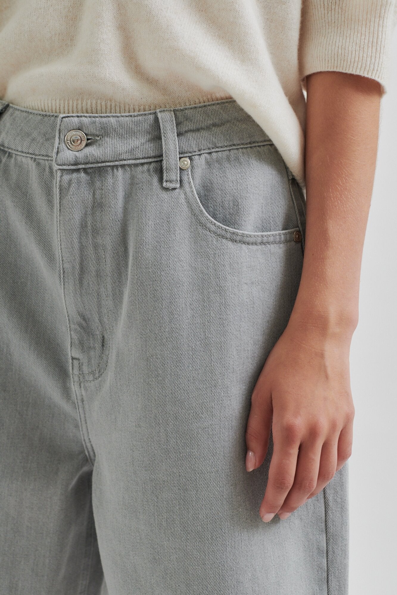 Esso Bermuda Shorts - Light Grey Denim